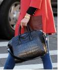 Сумка Givenchy Antigona з текстурою під крокодила