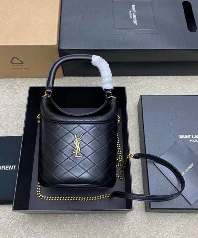 Сумка Saint Laurent Gaby Leather Bucket Bag